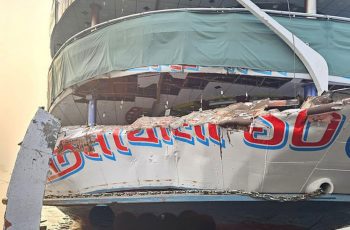 যাত্রী নিয়ে মাঝ নদীতে সংঘর্ষ, দুমড়ে মুচড়ে গেল দুই লঞ্চ