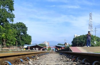 মগবাজারে ট্রেনের ধাক্কায় যুবক নিহত