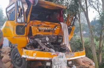 দাঁড়িয়ে থাকা ট্রাকে আরেক ট্রাকের ধাক্কায় চালক নিহত