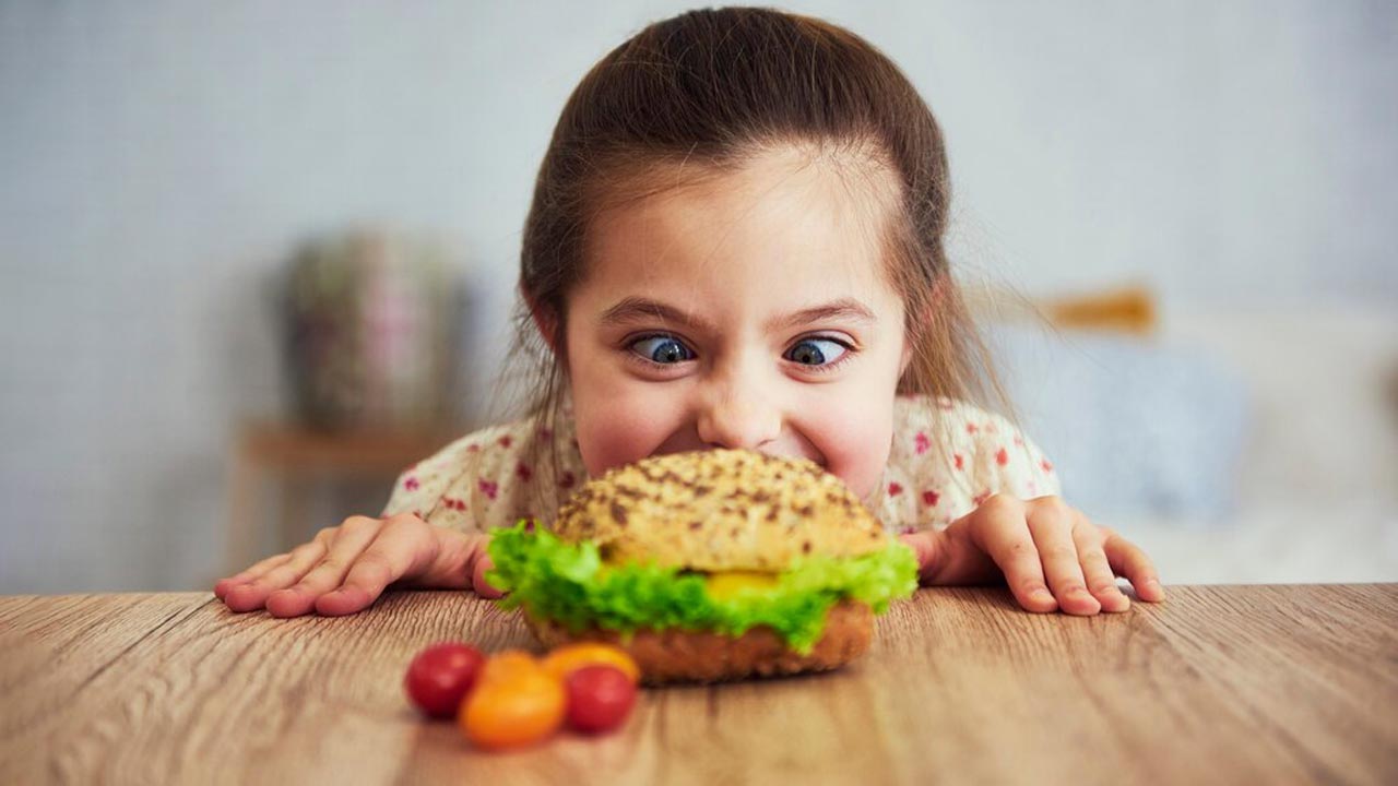 যেসব কারণে শিশুর ওজন বেড়ে যায়