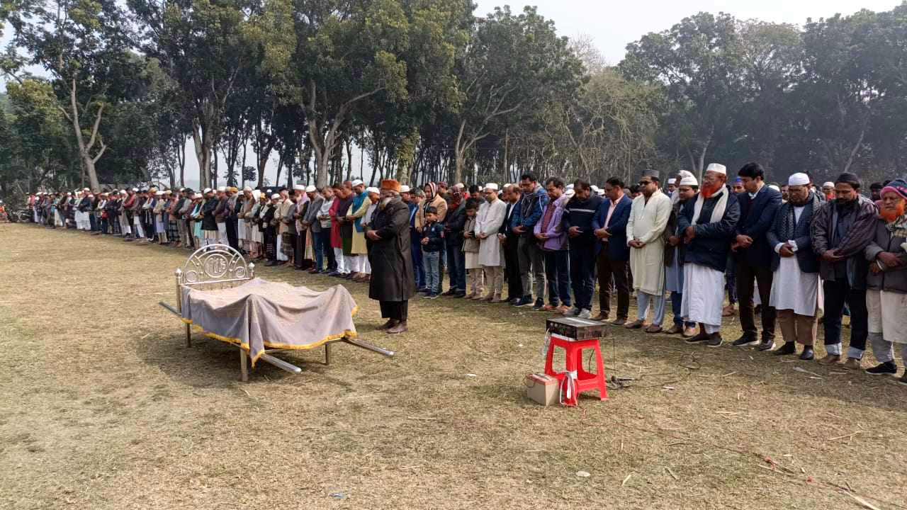 বাবার জানাজা থেকে মনির খানের আইফোন চুরি