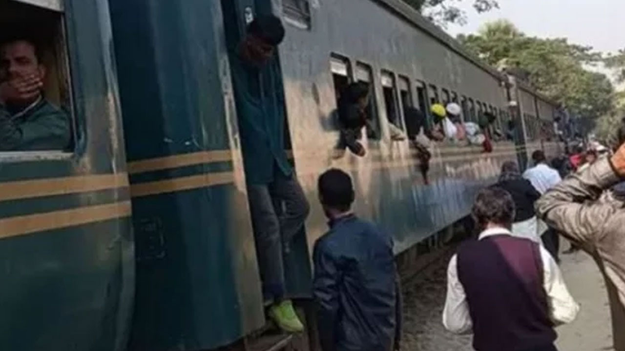 ট্রেনের ইঞ্জিন বিকল, ঢাকা-ময়মনসিংহ রেল চলাচল বন্ধ